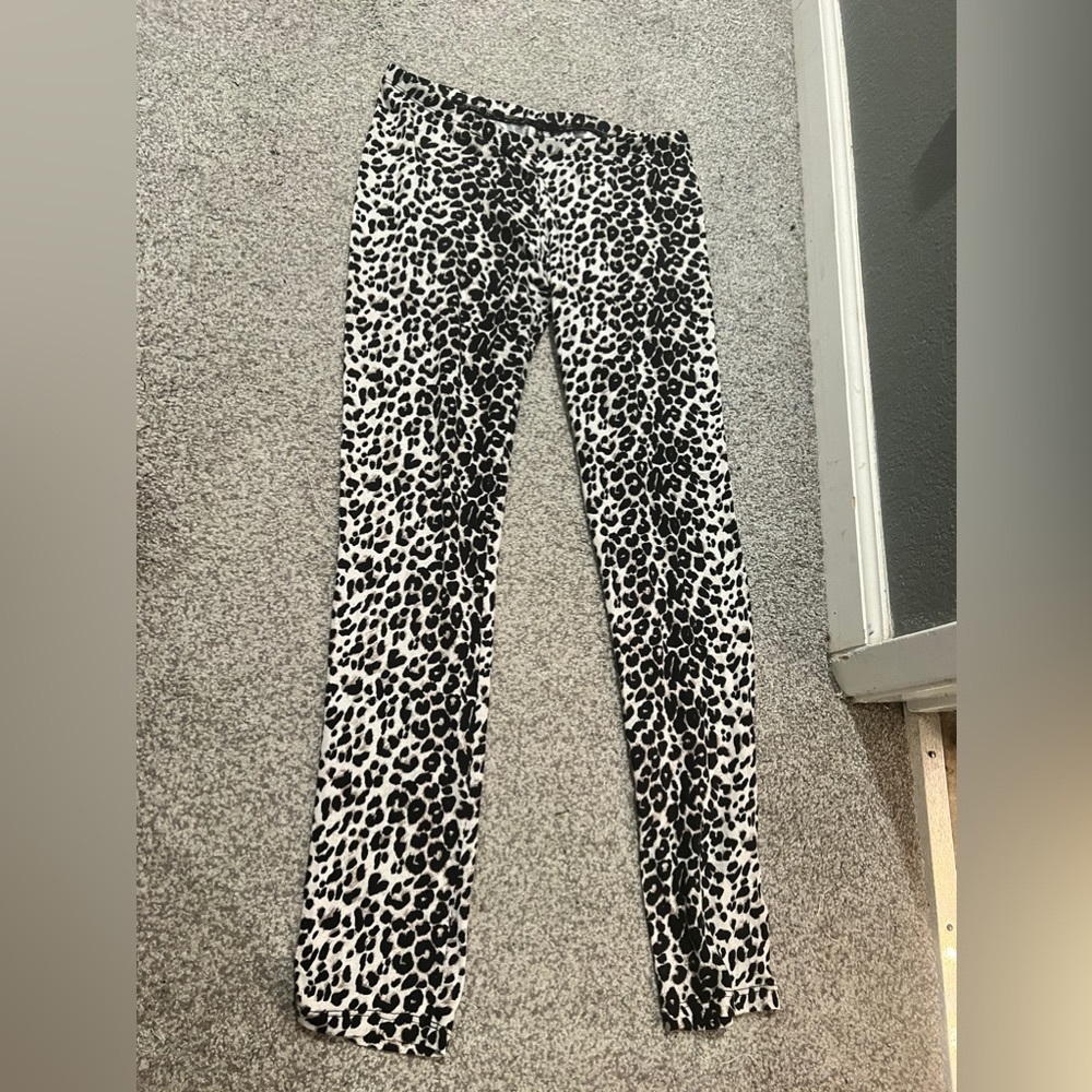 Cheetah print leggings! Still in great condition!